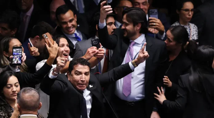 Pela primeira vez, em 130 anos Senado rejeita indicação de ministro para o STF