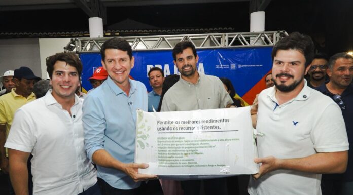 Simão Durando, Antonio Coelho e Fernando Filho anunciam investimentos para irrigação e pavimentação da zona rural