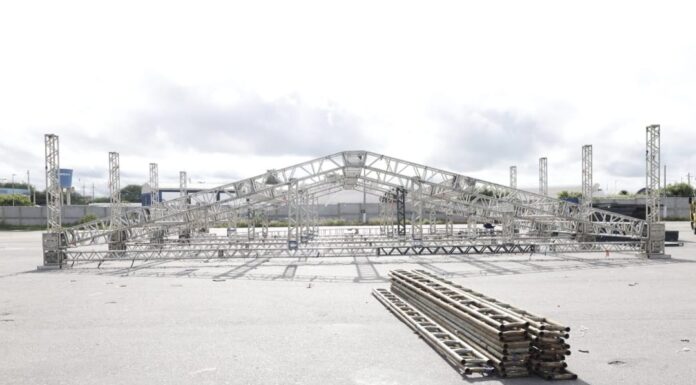 Estrutura do São João de Petrolina começa a ser erguida no Pátio Ana das Carrancas