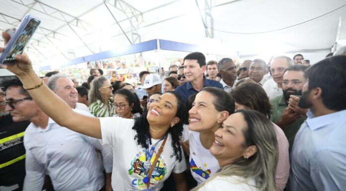 No Circuito Literário em Petrolina, governadora Raquel Lyra autoriza pagamento do PIX Tênis e obras de duas creches