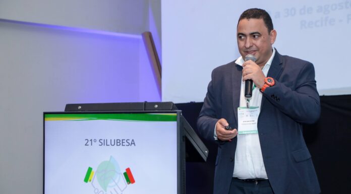 Secretário afirma que Compesa seguirá na produção de água e concessionária ficará com distribuição e esgoto