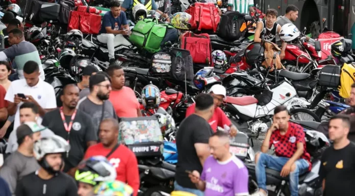 Motoristas e entregadores criticam projeto dos aplicativos e anunciam paralisação nacional nesta terça