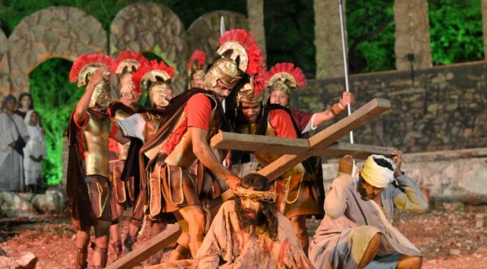 Prefeito Andrei prestigia espetáculo sacro “Jesus de Nazaré” em Itamotinga e reforça apoio às tradições culturais juazeirenses