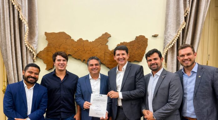 Simão Durando e Antonio Coelho garantem R$ 10 milhões para pavimentação em Petrolina