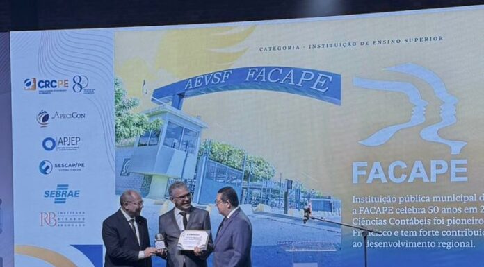 Facape recebe ‘Prêmio Caduceu’ como melhor curso de Contabilidade de Pernambuco