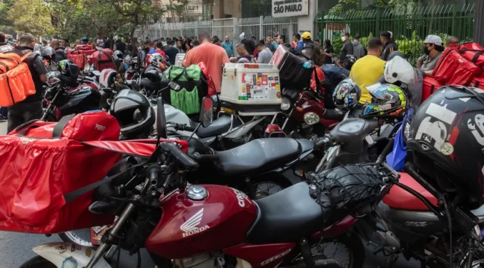 Motoristas e entregadores por aplicativo de Petrolina e Juazeiro aderem paralisação nacional em protesto contra PL dos aplicativos nesta terça-feira (14)