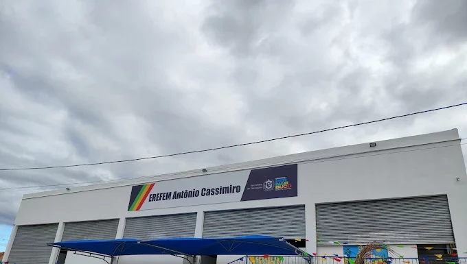 Estudante da rede estadual de ensino é morto com golpe de faca na saída da escola em Petrolina