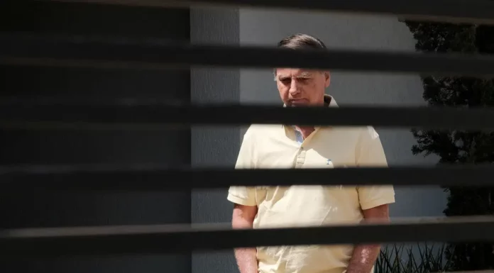 Bolsonaro entra com revisão criminal no STF para anular condenação