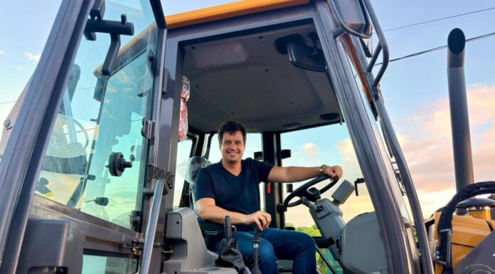 Recorde no campo: Lucas Ramos ultrapassa mais de 100 equipamentos pesados entregues e fortalece a agricultura familiar em Pernambuco