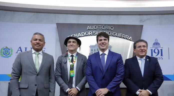 Deputado Antonio Coelho conduz audiência pública sobre papel estratégico do IFSertão e do IFPE em Pernambuco