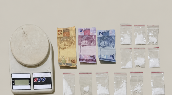Polícia prende dois suspeitos por tráfico de drogas no bairro Coreia, em Juazeiro