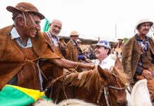 Prefeito Simão Durando participa da tradicional Missa dos Vaqueiros da Caiçara