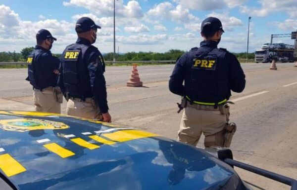 Carro roubado há seis anos é recuperado pela PRF de Juazeiro