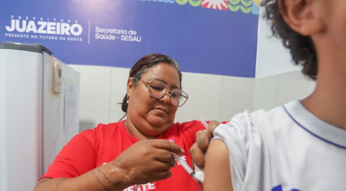 Vacina contra a dengue: Sesau alerta para prazo da segunda dose em crianças e adolescentes