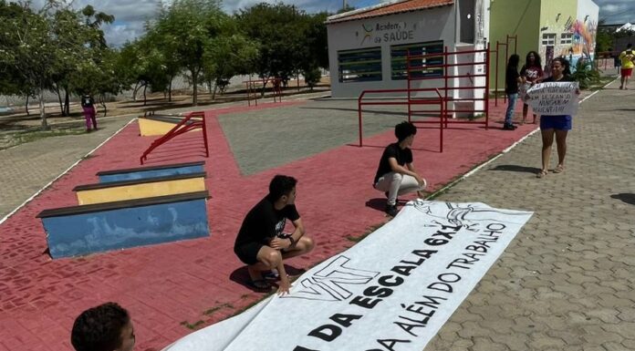 Ato em defesa do fim da jornada 6×1 é realizado em Juazeiro no feriado do Dia do Trabalhador