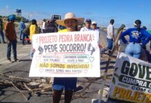 Produtores rurais e reassentados do projeto público de irrigação Pedra Branca entram no quinto dia de protestos em Abaré