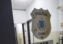 Homem é preso após atacar policiais civis com facão durante cumprimento de mandado em Juazeiro