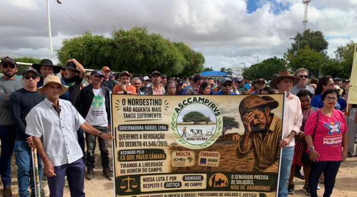 Agricultores rurais protestam em Petrolina contra multas e restrições ambientais da área de preservação do Tatu Bola no sertão de Pernambuco