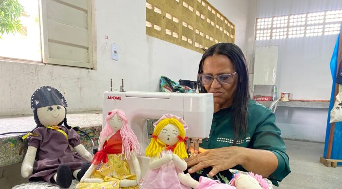 ‘Cada troféu carrega um pedaço da nossa cultura’: Artesãos da Oficina Mestre Quincas produzem premiação dos concursos de quadrilhas
