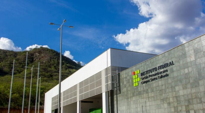 Pai de aluna é condenado por homofobia após ameaçar professor de IF em Serra Talhada