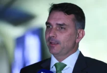 Deputados pedem investigação sobre relação entre Vorcaro e Flávio Bolsonaro