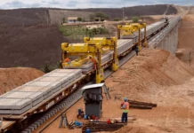 Governadora Raquel Lyra anuncia retomada das obras da Transnordestina em Pernambuco