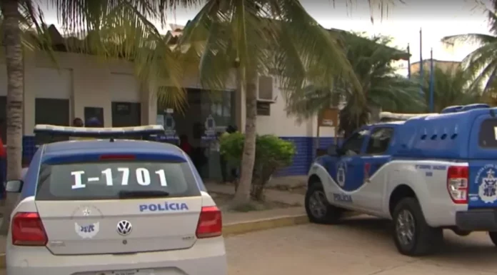 Homem é preso por tentativa de suborno à polícia após suspeita de tráfico de drogas em bar de Juazeiro