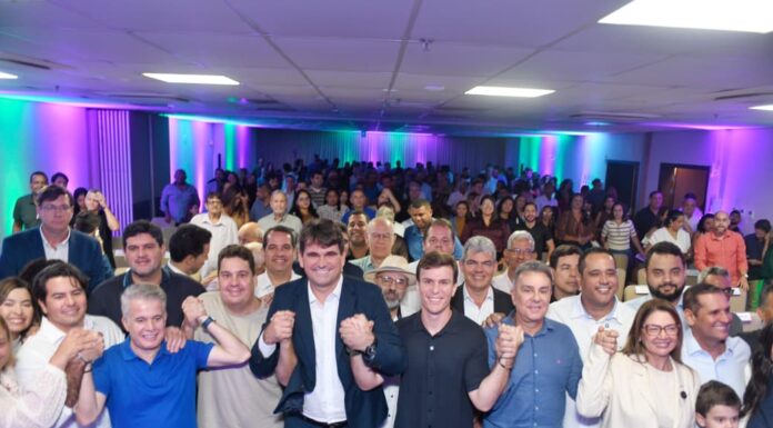 Miguel Coelho recebe apoio do Podemos para sua pré-candidatura ao Senado