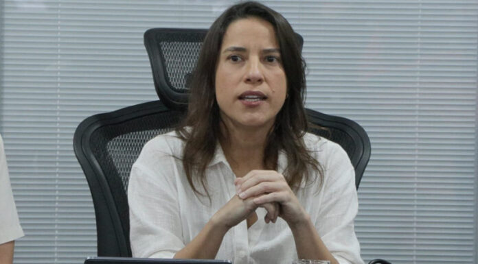 Raquel Lyra rebate acusações de ataques a João Campos e diz sofrer fake news e machismo: “não me meçem com a sua régua”
