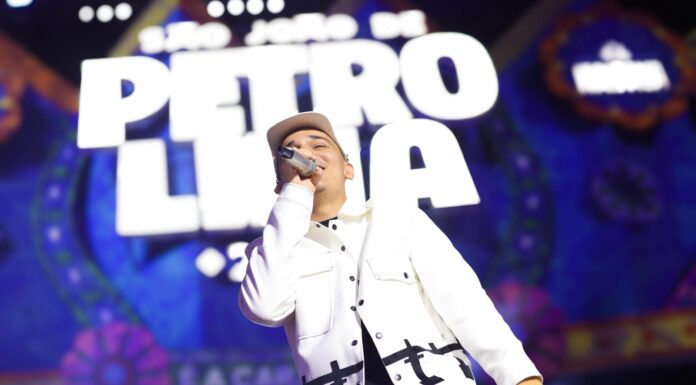 João Gomes sobe ao palco Ana das Carrancas em instantes