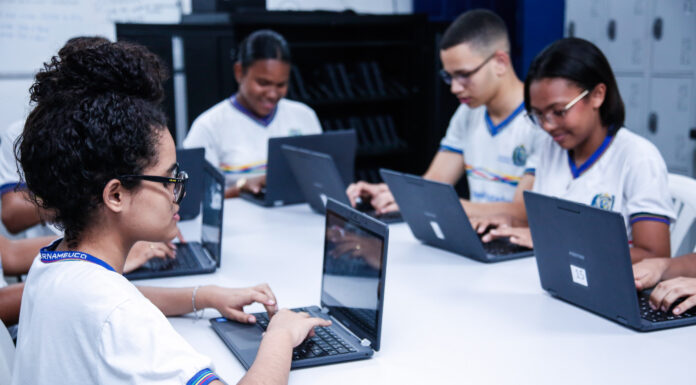 Pernambuco implementa Currículo da Educação Digital e Midiática