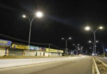 Iluminação pública começa a ser instalada em trecho da BR-407, em Petrolina; conclusão está prevista para setembro deste ano