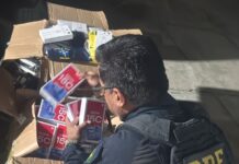 PRF apreende eletrônicos sem nota fiscal e camisas falsificadas em Juazeiro
