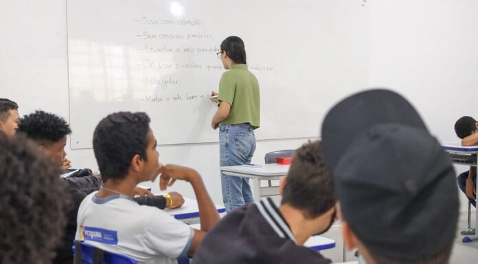Escolas municipais de Petrolina irão funcionar de forma facultativa nesta terça (23); na quarta (24), unidades estarão fechadas