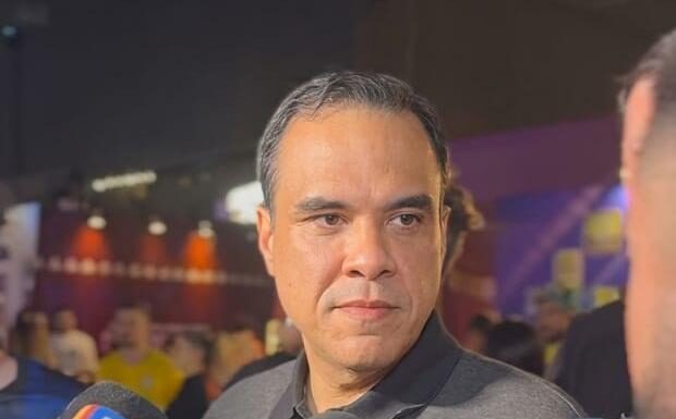 “Essa cidade já se tornou destino impreterível para quem quer curtir São João no nosso Brasil”, afirma Ministro do Turismo à Grande Rio FM ao prestigiar festa no pátio Ana das Carrancas