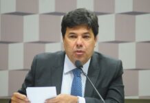 Comissão da Câmara aprova redução da maioridade penal para 16 anos; defensor da proposta, deputado Mendonça Filho argumenta que tema deve ir à referendo popular