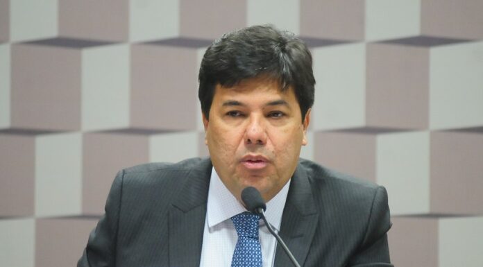 Comissão da Câmara aprova redução da maioridade penal para 16 anos; defensor da proposta, deputado Mendonça Filho argumenta que tema deve ir à referendo popular