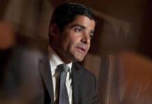 ACM Neto admite visita à casa de Daniel Vorcaro, mas nega participação em festas