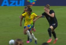 Seleção feminina perde para os EUA em amistoso marcado por quatro expulsões e grande presença da torcida
