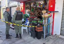 Empresário é morto a tiros dentro de loja no bairro Areia Branca, em Petrolina