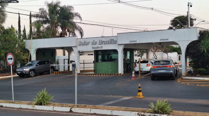 Moraes suspende visitas a Bolsonaro na prisão domiciliar
