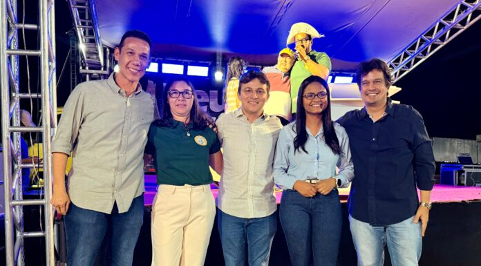 Lucas Ramos prestigia tradicional Noite dos Colonos no Projeto Bebedouro ao lado de Elismar Gonçalves