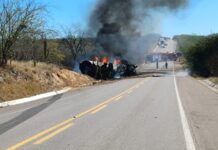 Cinco pessoas ficam feridas após colisão entre carro e caminhão tanque na BR-232, em Serra Talhada