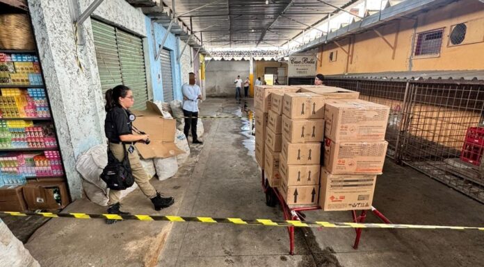 Cerca de 400 quilos de fogos de artifício e pólvora foram apreendidos pela polícia após incêndio em Paulo Afonso