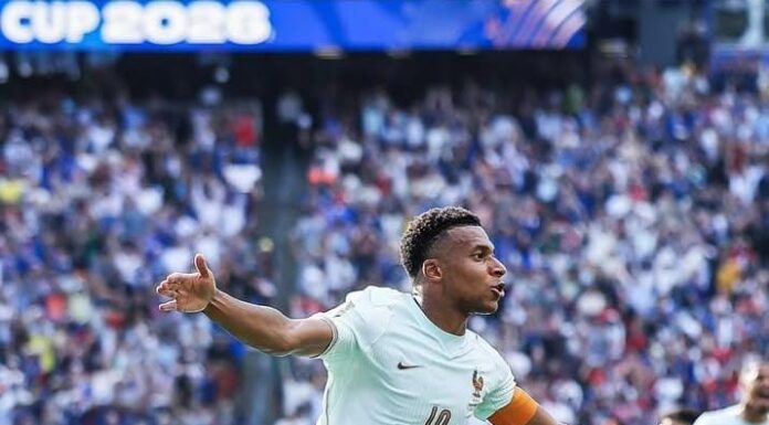 França repete 2022, faz 2 a 0 no Marrocos e vai à semifinal da Copa do Mundo