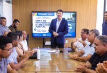 Prefeito Simão apresenta a moradores projeto de duplicação e drenagem da Avenida dos Minérios e ruas do entorno