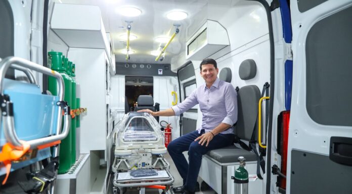 Parceria entre Simão Durando e Raquel Lyra amplia estrutura da saúde com duas novas ambulâncias para Petrolina