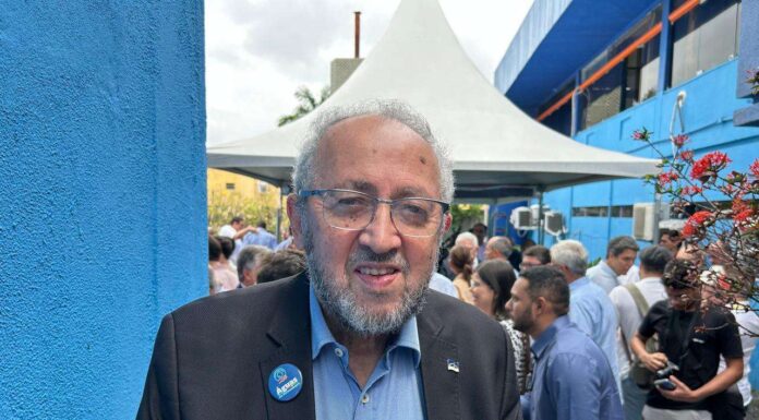 Representantes do Governo de Pernambuco vistoriam obras de saneamento em Petrolina nesta terça-feira