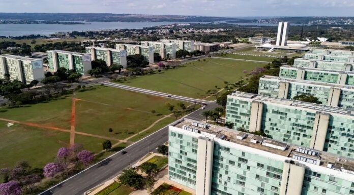 Governo nomeia 500 aprovados no CNU 2 para novas carreiras federais