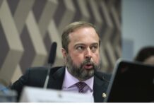 Aumento do Etanol na gasolina vai baratear preço na bomba em R$ 0,03, diz ministro